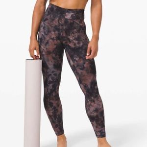 🍁Lululemon Unlimit High-rise tight 25”keyhole
